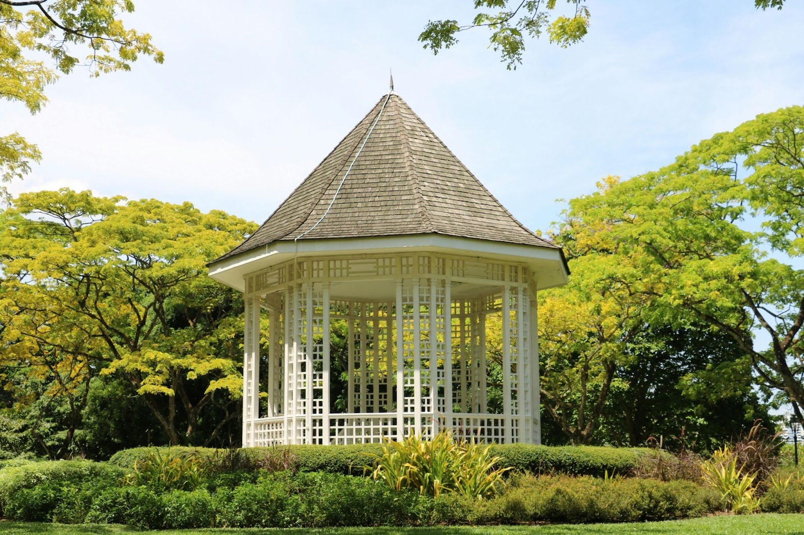 Gazebo Installation Experts: Create the Perfect Outdoor Retreat