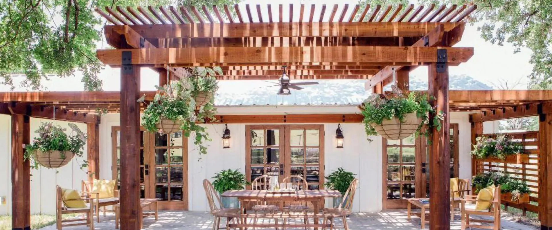 Pergola Ideas to Elevate Your Backyard Style and Comfort