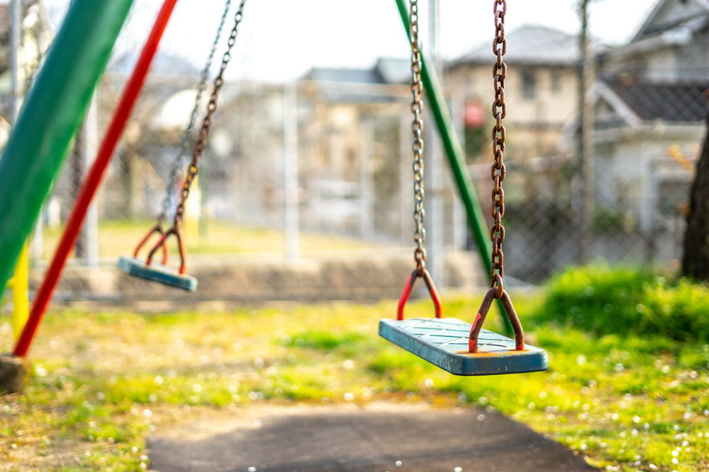 Space-Saver Swing Sets for Smaller Yards: What Actually Works