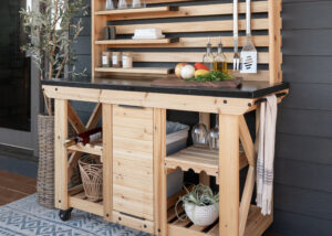 Hutch/Serving Station