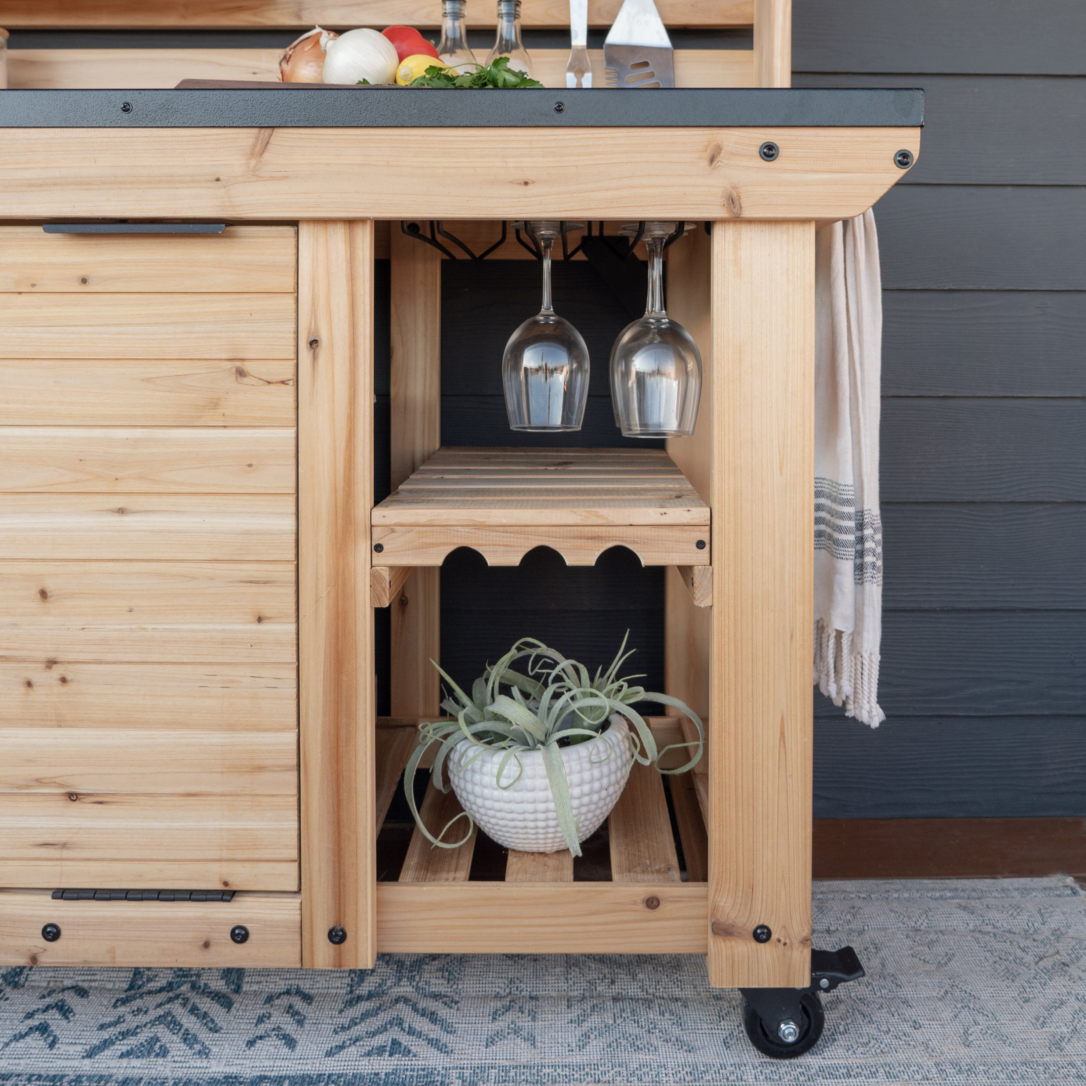 Hutch/Serving Station - Image 5