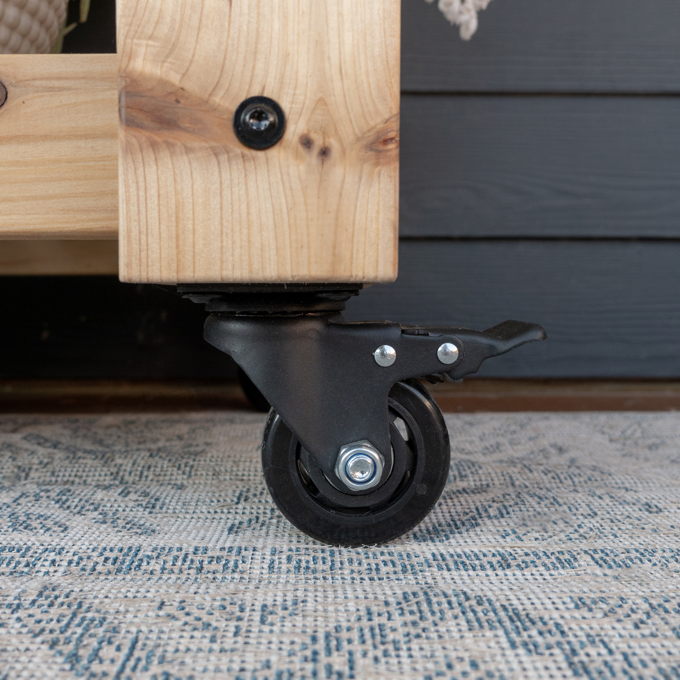 Hutch/Serving Station - Image 8